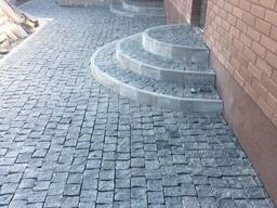 Гранітна бруківка сірого кольору