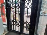 Розсувні решітки з відкидним порогом на вікна, двері. Виготовлення решіток з металу. .. . - фото 1