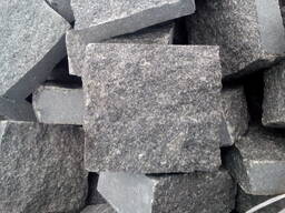 Гранітна бруківка пиляно-колота темно-сіра