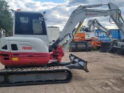 Гусеничний екскаватор Takeuchi TB260