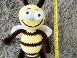 Іграшка жовта Бджілка комаха м'яка в'язана дитяча ручна робота - фото 1