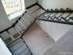 Лестницы на металлическом каркасе