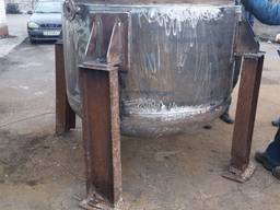 Куплю нижний стакан нержавеющий 3 - 5 куб от реактора.