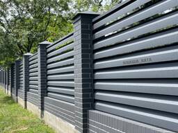 Клінкерні стовпи на паркан