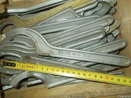 Ключ для круглих гайок 32-240