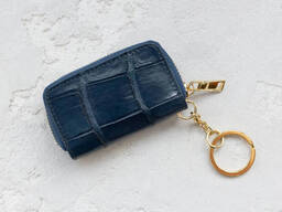 Ключниця зі шкіри крокодила для авто-ключа на блискавці черево Ekzotic Leather Синя. ..