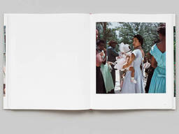 Книга для фотографов про искусство фотографии Gordon Parks: Segregation Story альбомы. ..
