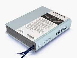 Книга о коллекциях Прада Prada Catwalk: The Complete Collections. Susannah Frankel. ..