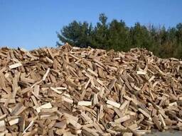 Колоті дрова для опалення