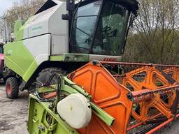 Комбайн зернозбиральний Claas Tucano 320