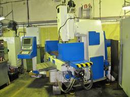 Консольно-фрезерный станок 6Р13Ф3-37 устройством ЧПУ Н33-2М под ввостановление