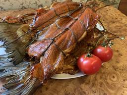 Копченые хребты лосося / форели (красной рыбы)