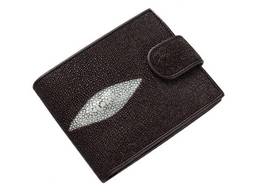 Кошелек из кожи морского ската с хлястиком коричневый. ..