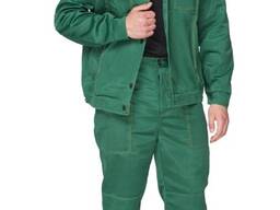 Костюм состоит из куртки и брюк