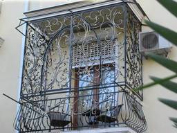 Кованый французский балкон. Решетки на балкон и лоджию