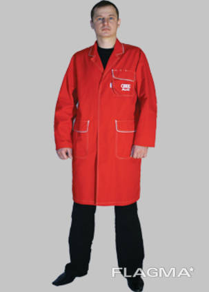 Халат женский зеленый спецодежда. Халат рабочий бордовый. Пошив халатов рабочих. Спецодежда халат мужской. Халат для сферы обслуживания женский.