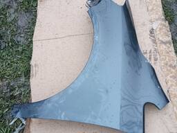 Крило переднє ліве Volkswagen Golf 5 plus ( Вольксваген Гольф 5 Плюс) 2005-2009 5M0821021