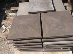 Крышка на столбик забора бетонная 550*550мм. шагрень. ..