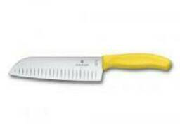 Кухонный нож Victorinox SwissClassic сантоку 17 см. ..