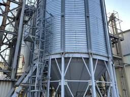 Куплю б/У Силоса 208 куб бункера для маслоцеха зерна сой сілоса
