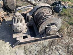 Лебедка вспомогательного подъема МКГ-25