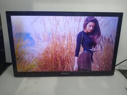 Лед телевизор Б/У для села BRAVIS 32" FullHD, цвета бомба