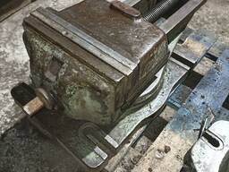 Лещата верстатні поворотні