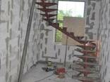 Лестница на одном косоуре. "Броневик" Днепр. - фото 3
