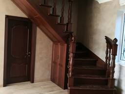 Лестницы и двери из дуба на заказ.