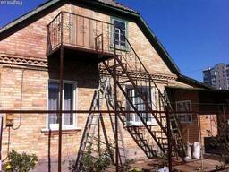 Лестницы, перила, ограждения, решётки на окна