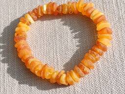 Лікувальний янтарний браслет із натурального необробленого бурштину світлих відтінків