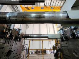 Есть литьевой пресс (инжекционный)-3000т