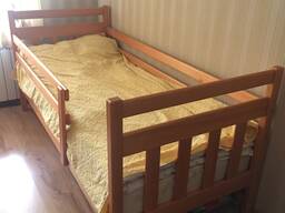 Ліжко деревʼяне