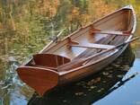 Деревянная лодка премиум класса.