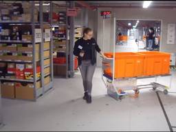 Логистические контейнера, тележки и складские стеллажи