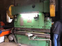 Листогиб зусилля 100 тон , довжина 2500 мм