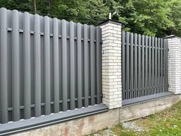 Металевий штакетник – стильно, надійно, доступно.