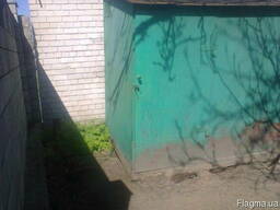 Металлическая будка