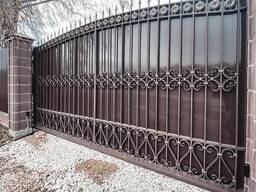 Металеві ворота в Кривому Розі