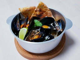 Мидии в ракушках живые черноморские микс 5-8см