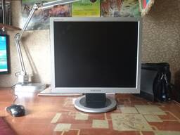 Монитор SAMSUNG. Model 920. N(R) N. Model Code LS19MJAKSZ|EDC.