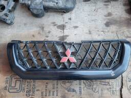 MR478595 MR478596 Решетка радиатор Mitsubishi Pajero Sport