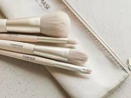 Набор кисточек для макияжа с косметичкой Farmasi Soft Pink