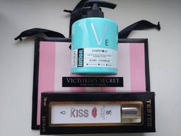 Набор парфюмерный лосьон v и тестер дютифри victoria's secret just a kiss пакет