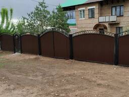 Металеві ворота в Кривому Розі