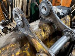 Ремонт отверстий под втулки и пальцы спецтехники - наплавка и расточка