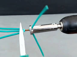 Насадка инструмент на шуруповерт дрель для скрутки и зачистки проводов для автоматической