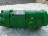 Насос ГСТJohn Deere AXE57337 AH161250 AH212539 - фото 3