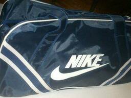 Небольшая спортивная сумка Nike. Отличное качество. Фурнитура металлическая. Новая. ..
