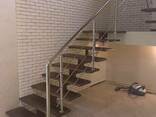 Лестница на второй этаж - фото 1